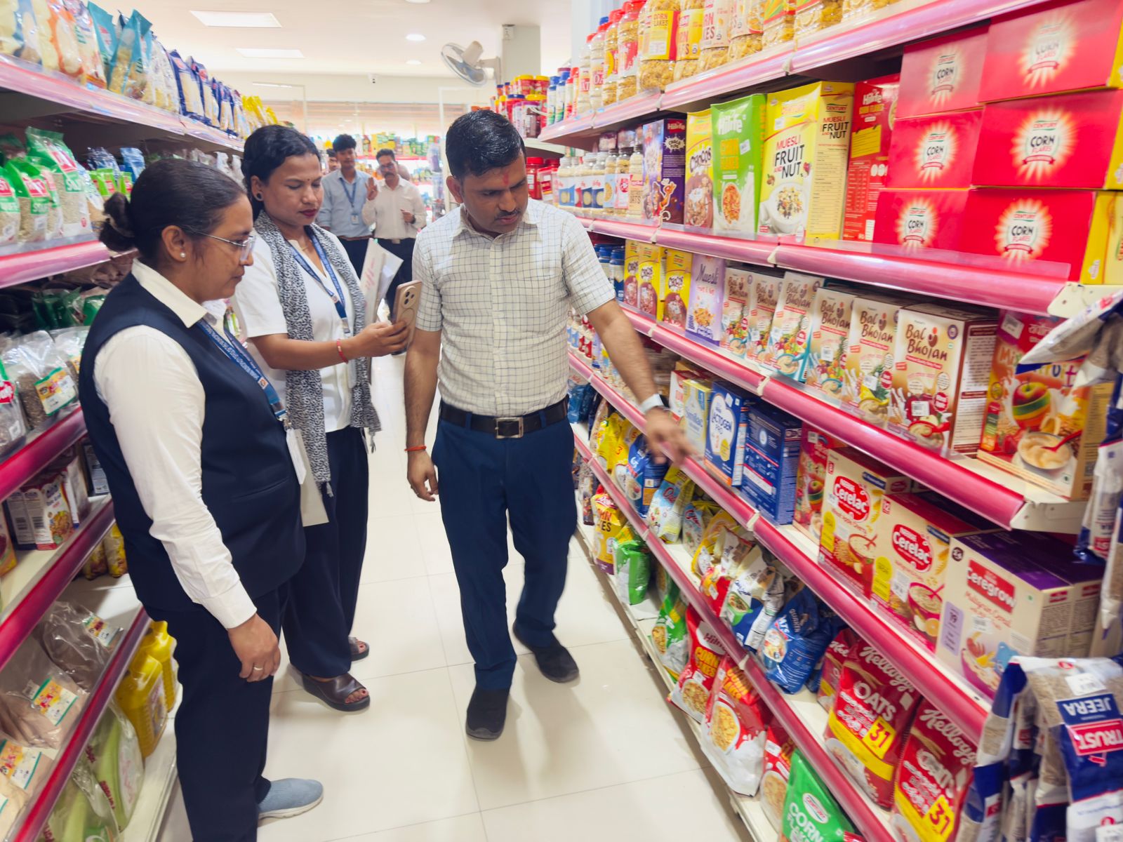 शिवराजमा स्तनपान प्रतिस्थापन सामग्रीको बिक्रीमा कडाइ