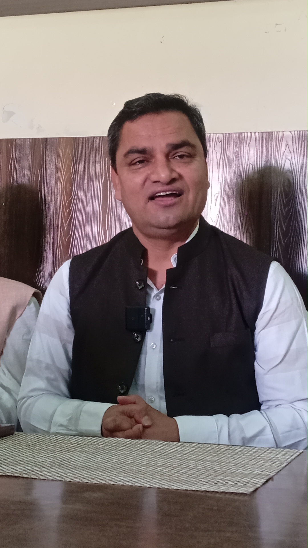 कुन बुँदा संशोधन गर्ने हो, सरकारले खुलाउनुपर्छ : प्रदीप पौडेल