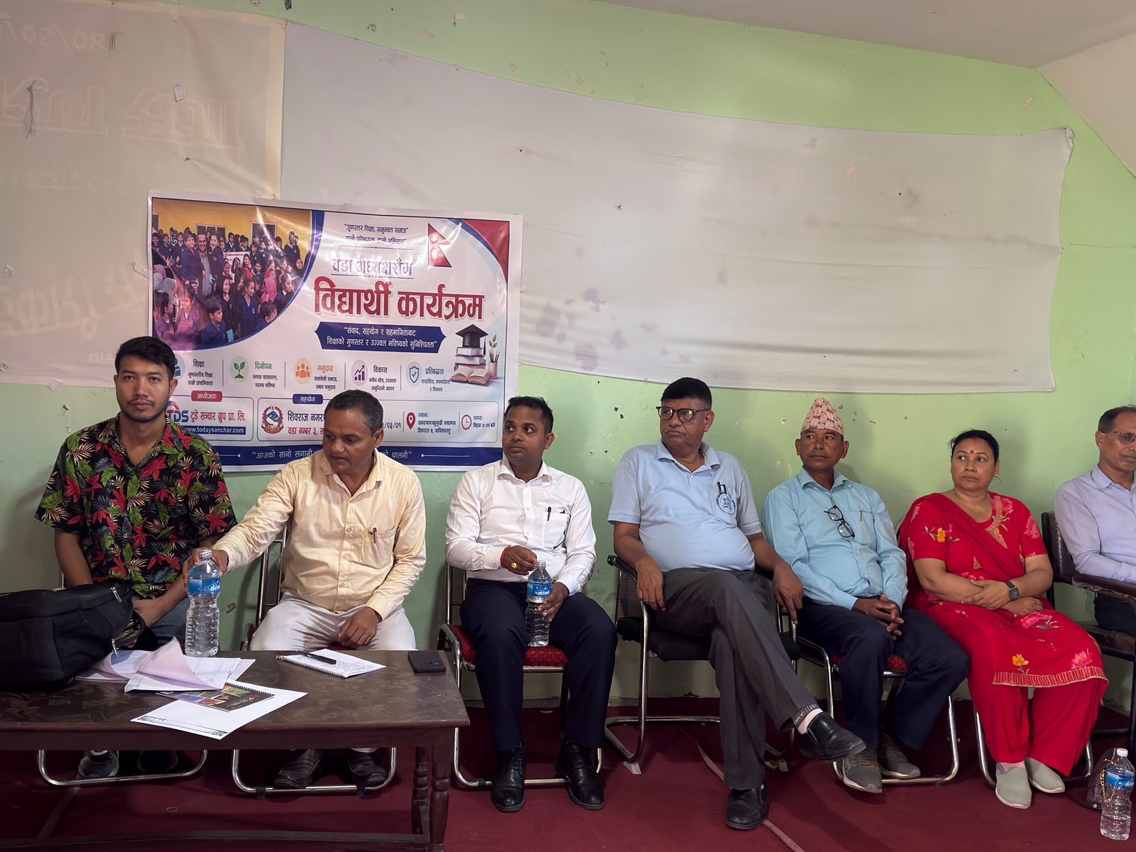प्रश्न गर्ने पुस्ता र सुन्ने जनप्रतिनिधि